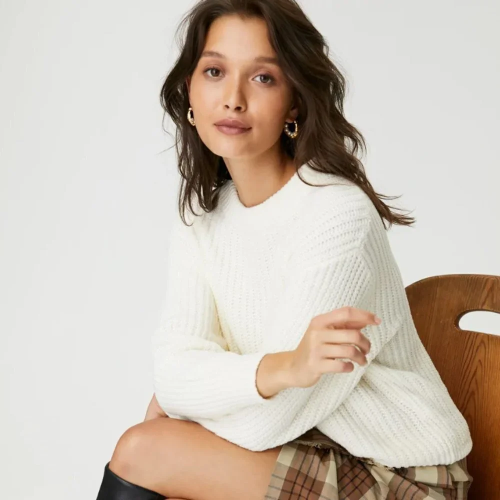 Aritzia Wilfred Essential Chenille Sweater in Avorio ( Cream ) Size Small